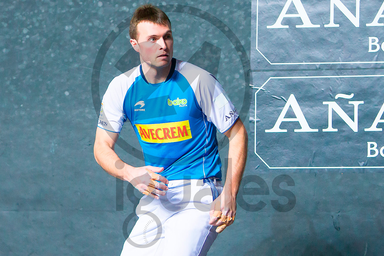 Aretxabaleta abandona la pelota mano profesional