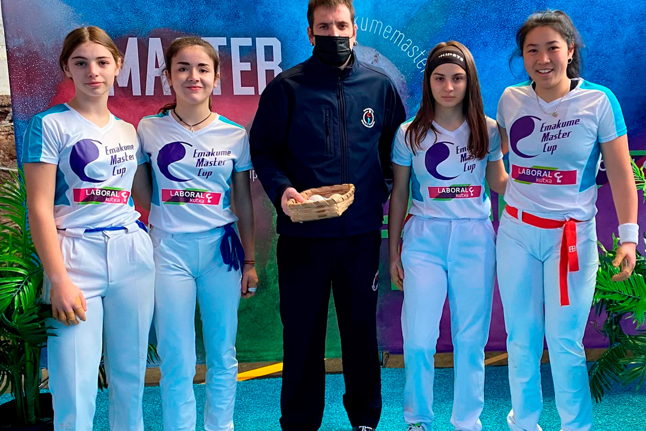 El frontón de Elduain se llena de ilusión y pasión