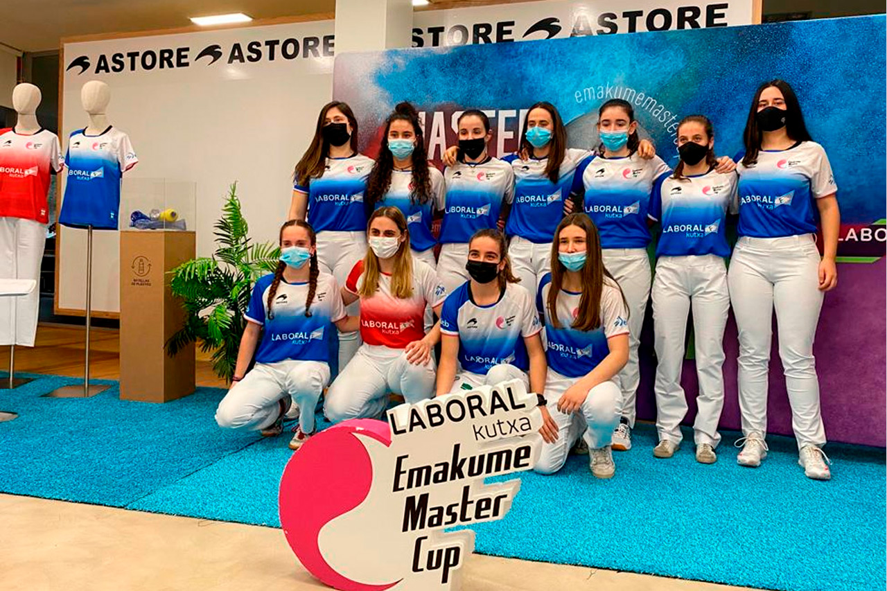 Astore diseña nuevas camisetas para las pelotaris de la Emakume Master Cup