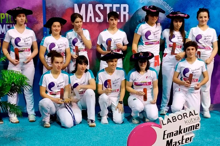 Zabala-Romero se han calado las txapelas de promoción de pelota mixta