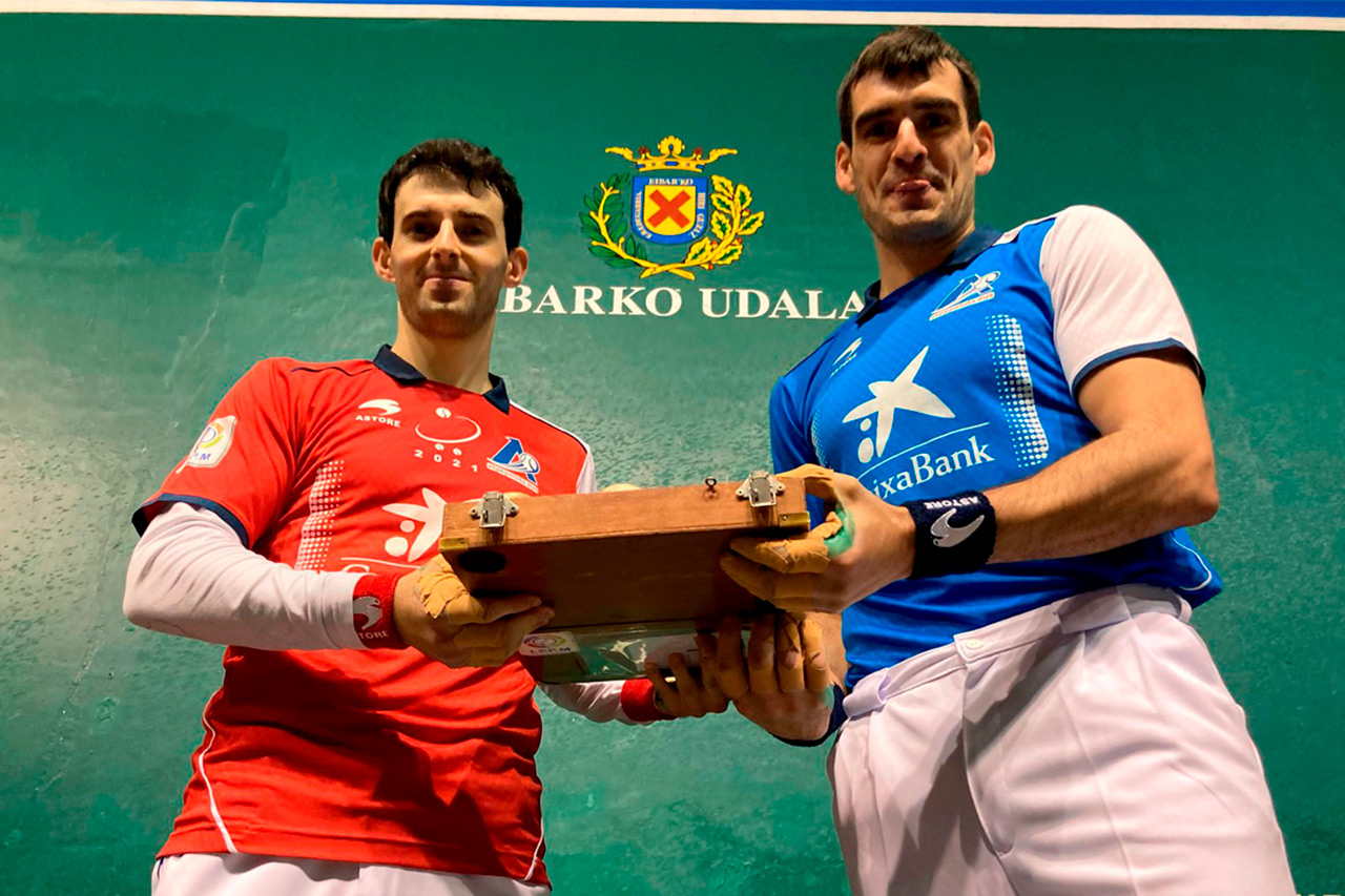 Elección de material del del Manomanista 2022 entre Altuna III y Ezkurdia