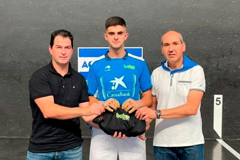 Aimar Morgaetxebarria debuta con Baiko Pilota