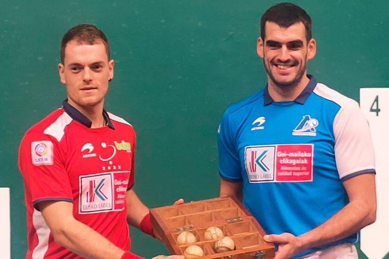 Elección de material del partido del Cuatro y Medio 2022 entre Laso y Ezkurdia