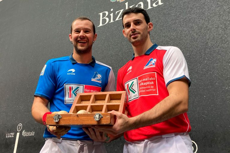 Elección de material para las semifinales del Cuatro y Medio 2022 entre Altuna III y Elordi