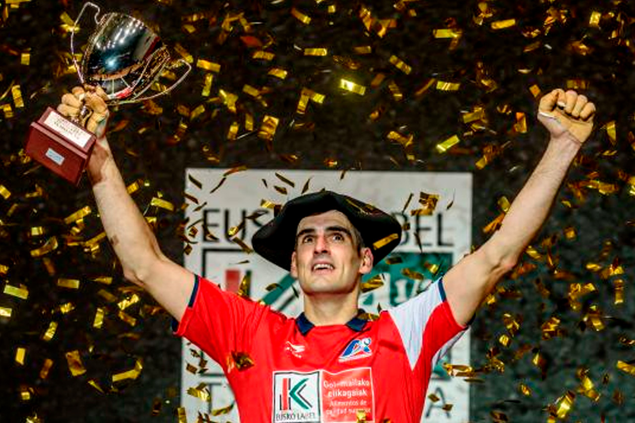 Ezkurdia se alza con la txapela en una final apoteósica