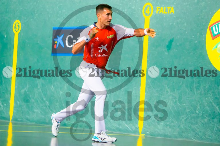 Urrutikoetxea y Albisu remontan para sumar el segundo punto