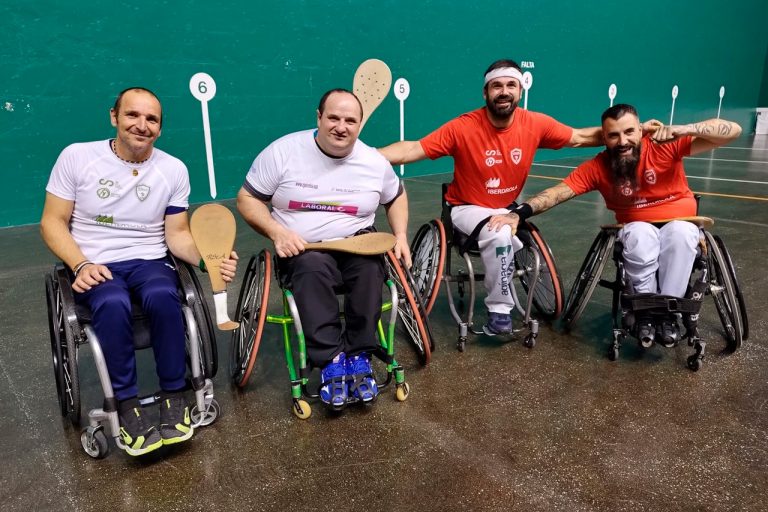 El Astelena reparte los billetes para la final del pelota adaptada