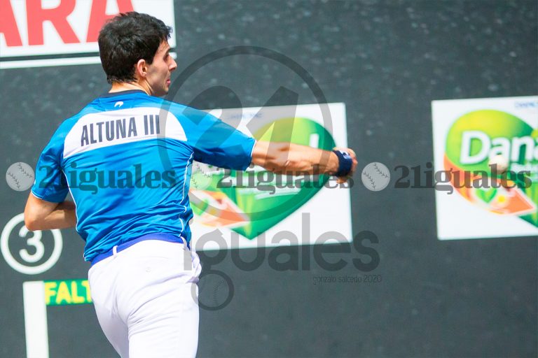 Altuna III y Tolosa complican la vida a Ezkurdia y Rezusta