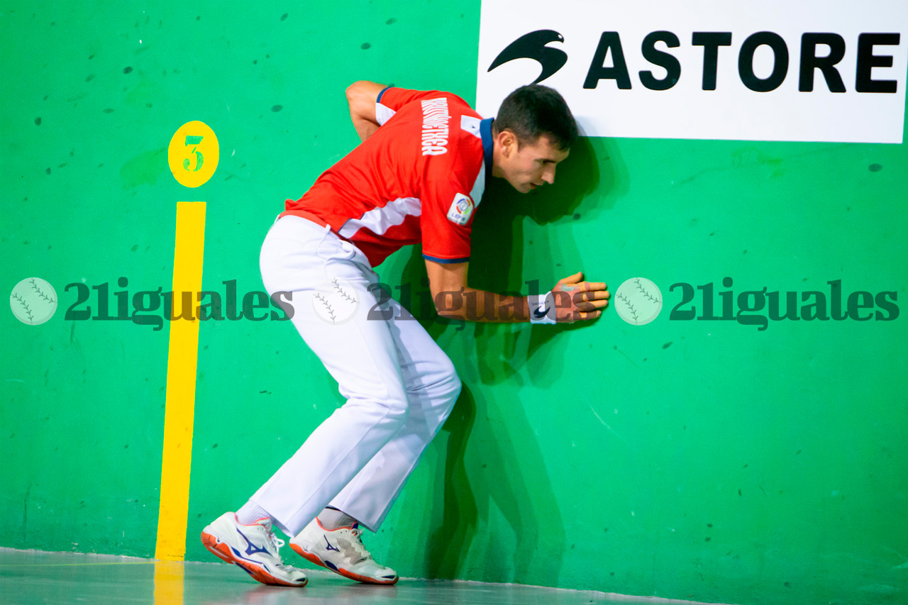 Urrutikoetxea es baja en Tafalla y Larrazabal entra en escena