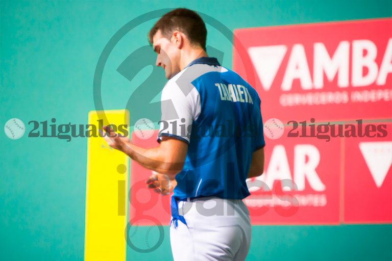 Los líderes siguen con paso firme