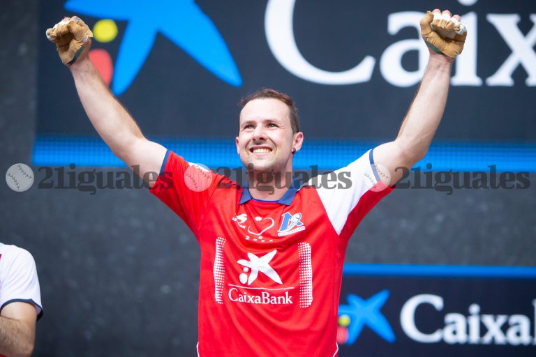 Laso y Aranguren caen de pie