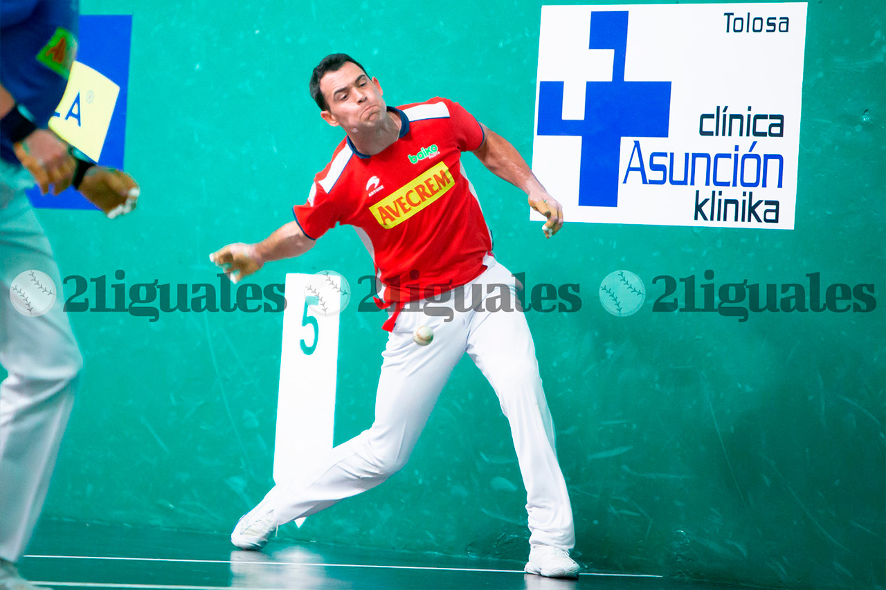 Primer punto para un eléctrico Jaka y un sólido Martija