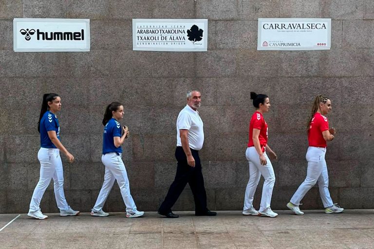 Etxegarai-Gaminde y Arrizablaga-Galeano se imponen en Gasteiz
