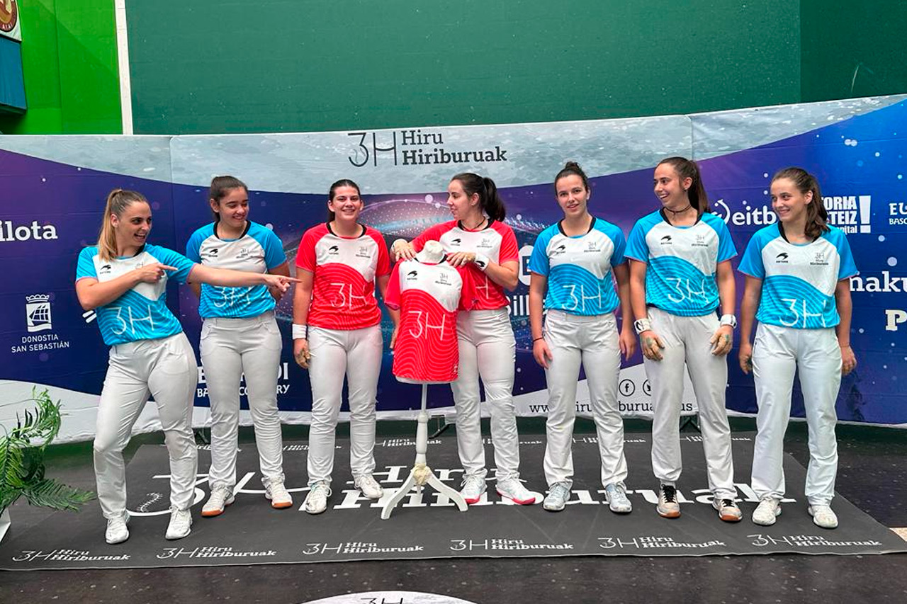 Astore presenta una nueva camiseta para el torneo Hiru Hiriburuak