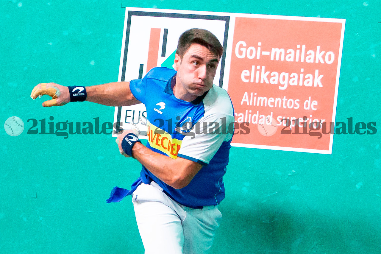 Peio Etxeberria vence a Ezkurdia y está en semifinales