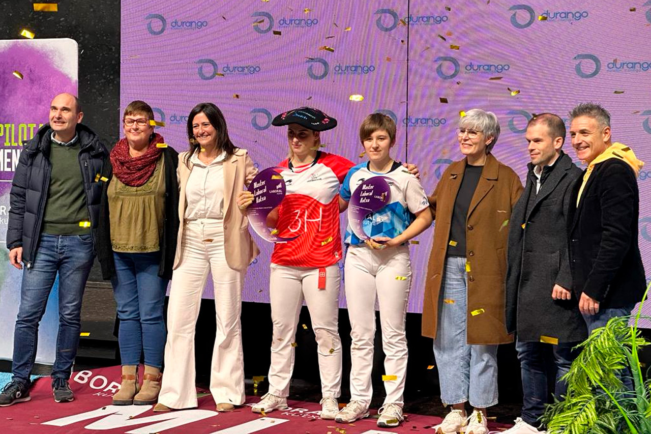 Amaia Aldai sigue haciendo historia calándose su tercera txapela del Cuatro y Medio