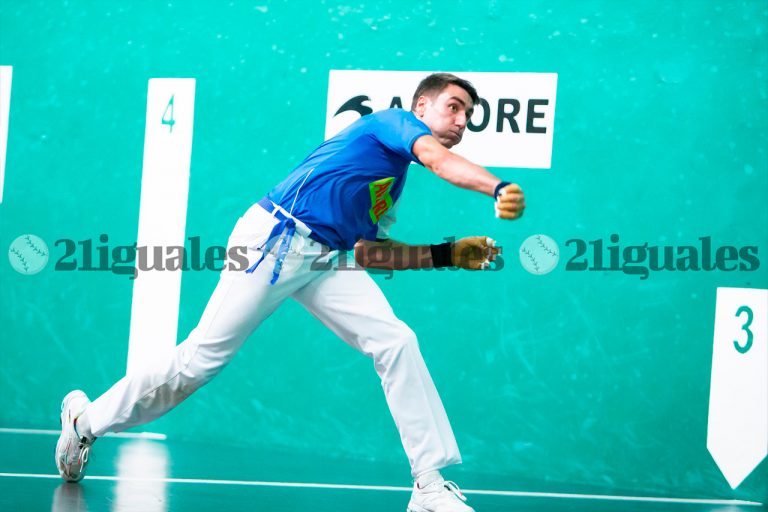 Peio Etxeberraria vence a Aitor Elordi 21-22 y se jugará su puesto en semis frente a Artola