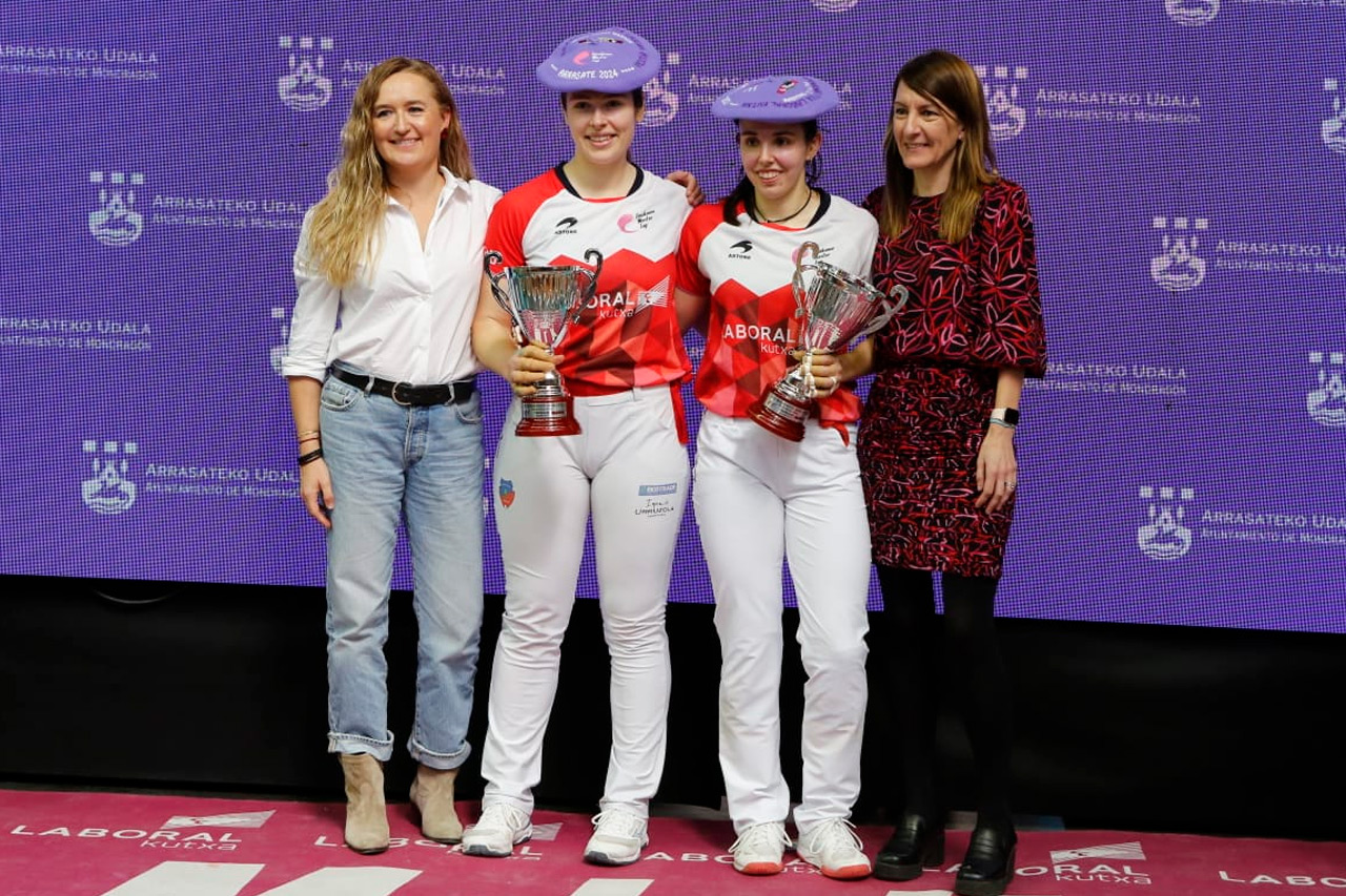 Olatz Arrizabalga e Itsaso Erasun, campeonas moradas en Arrasate
