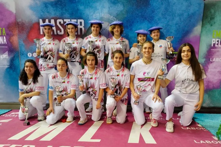 El renovado y elegante Uarkape reparte el resto de txapelas del Master LABORAL KUTXA