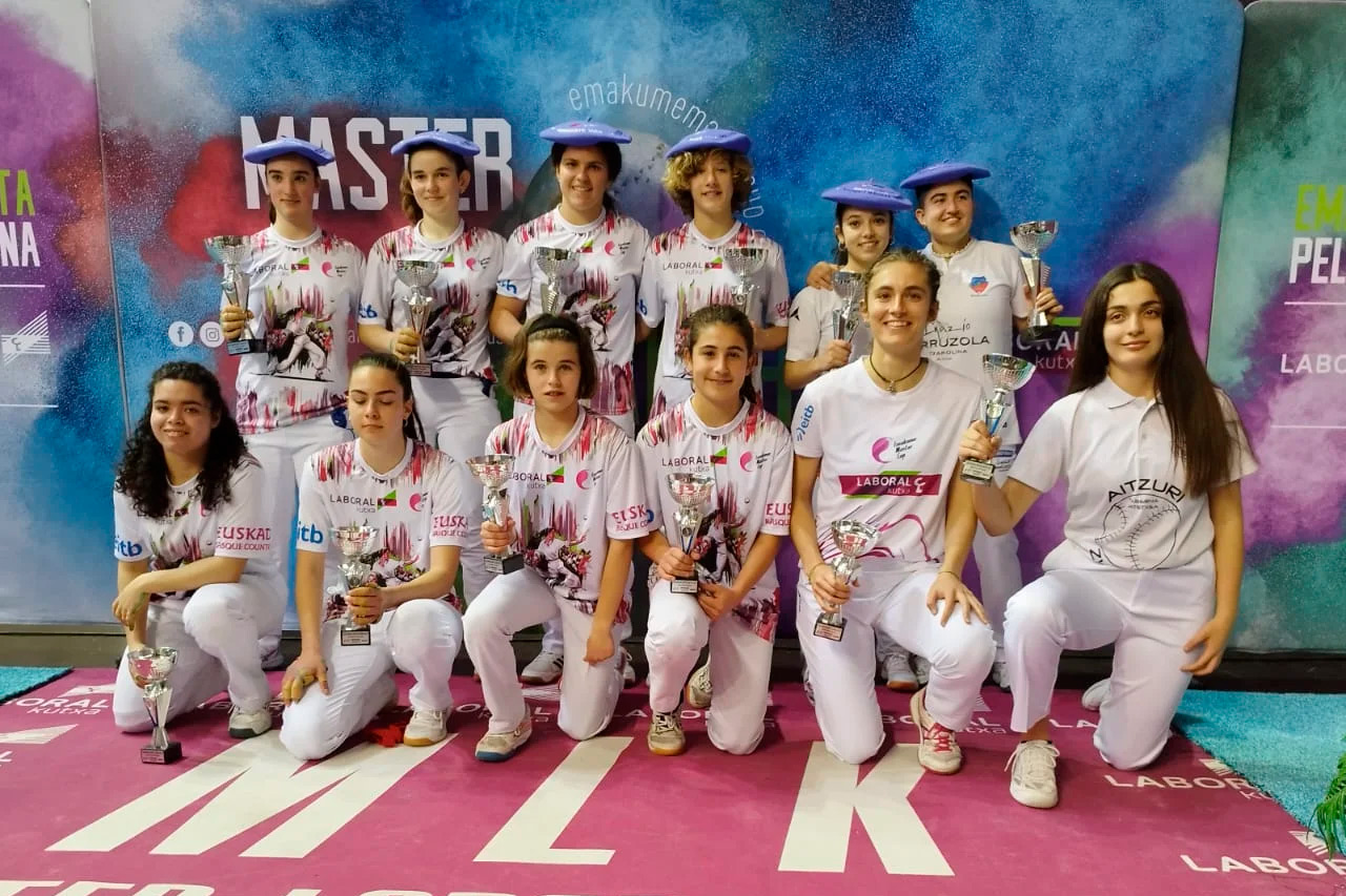 El renovado y elegante Uarkape reparte el resto de txapelas del Master LABORAL KUTXA