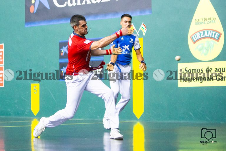 Una plaza en semifinales para tres pelotaris