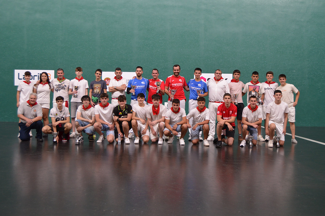 Iturbide-Asiáin vencen en el desafío de cesta punta