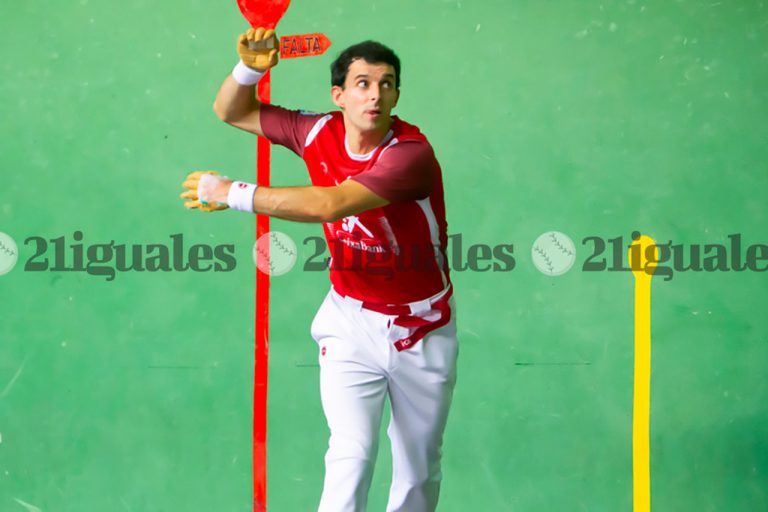 Altuna III e Iztueta suman un trabajado punto