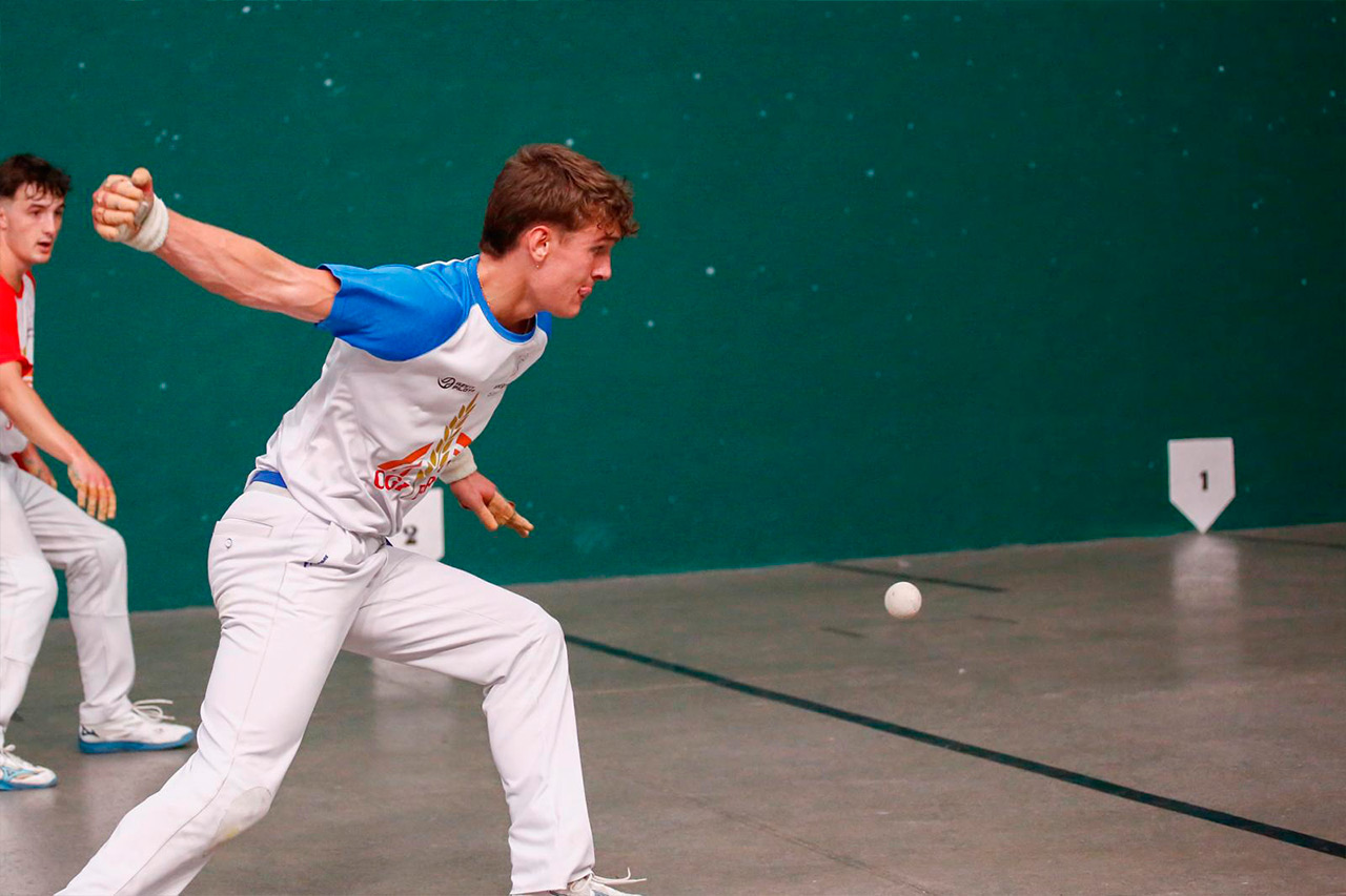 Fernández-Azpiroz y Etxeberria-Sotil vencedores para ocupar las semifinales en el Antiguo