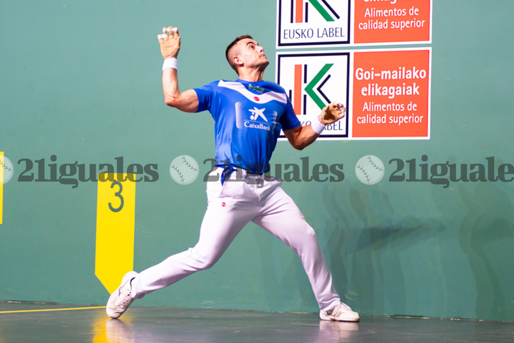 Larrazabal gana 14-22 a Altuna III en la primera jornada de cuartos del manomanista 2025