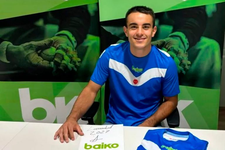 Larrazábal renueva por tres años con Baiko Pilota