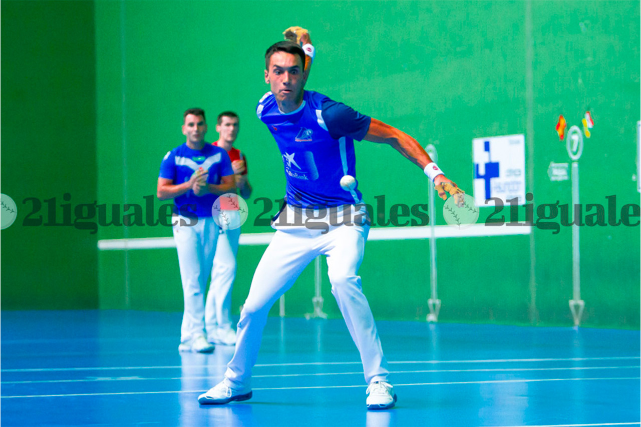 Zabala e Imaz jugarán las semifinales del Master tras vencer por 22-11 ante Laso y Aranguren en Galdakano.