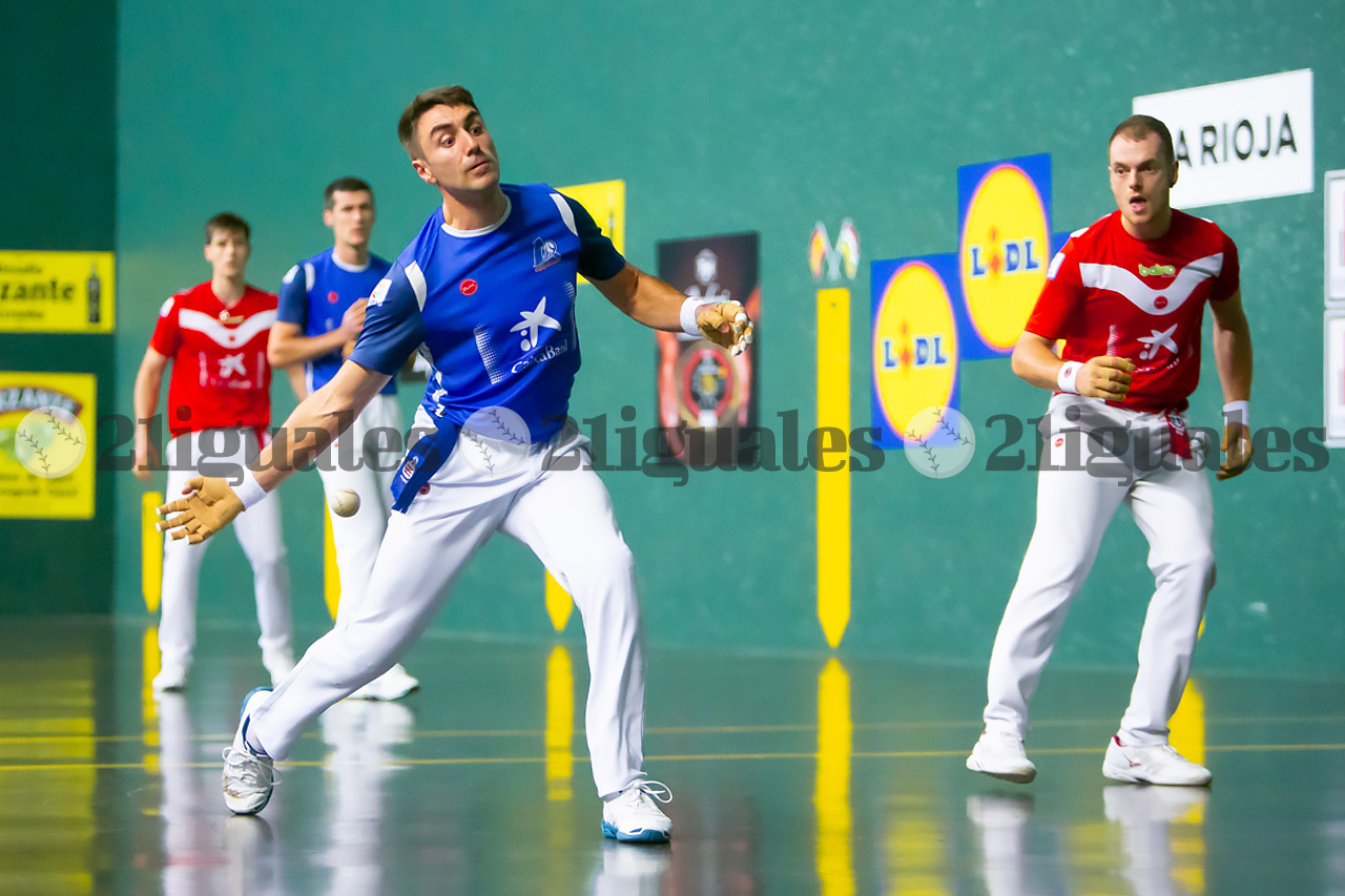 Peio Etxeberria y Rezusta resisten para sumar el primer punto