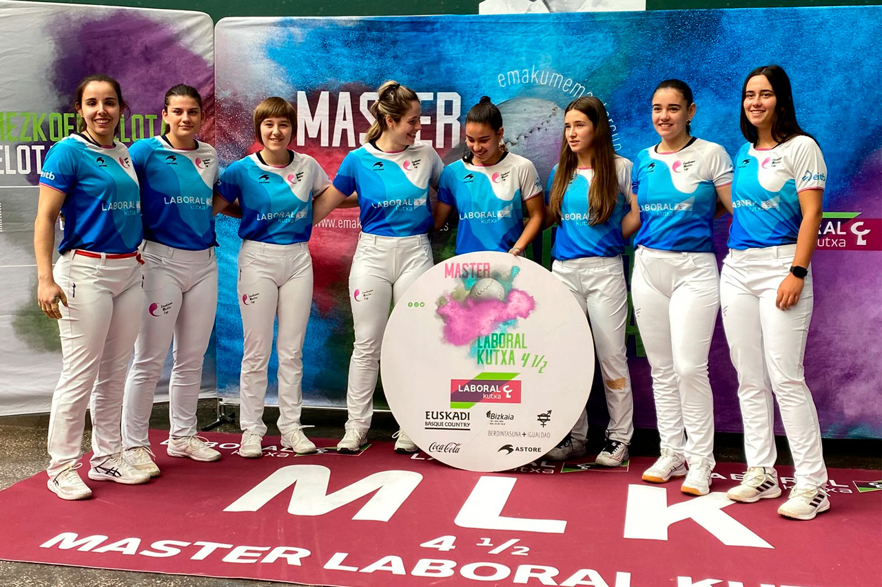 70 pelotaris participarán en un Master LABORAL KUTXA del cuatro y medio que se disputará únicamente con pelota mixta