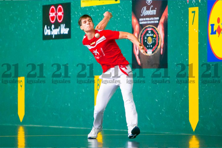 Laso e Iztueta vencen y se jugarán estar en la final la última jornada