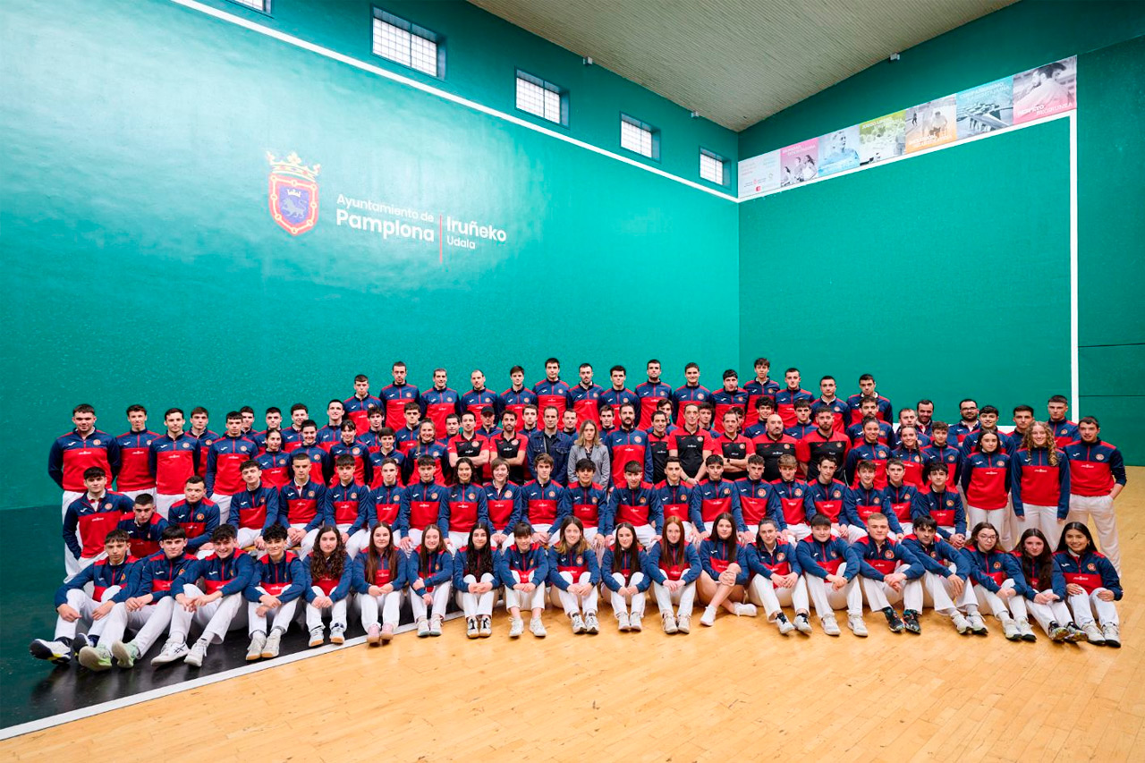 La FNPV presenta a sus selecciones navarras de pelota vasca en vísperas al inicio del torneo GRABNI 2025