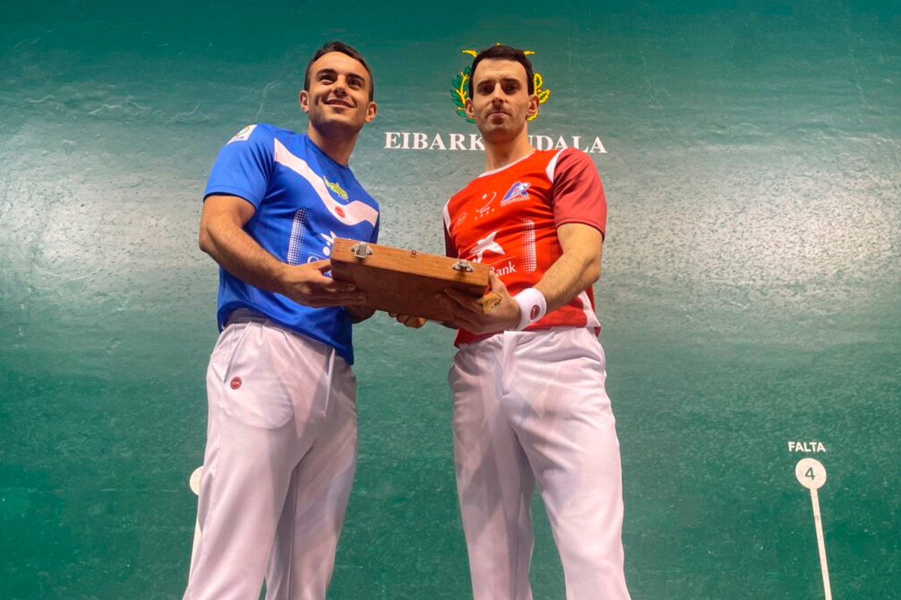 El campeón entra en escena en el Astelena