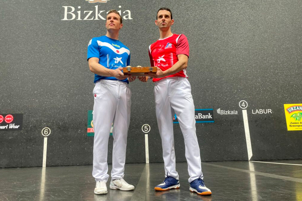 Dos amigos frente a frente en el Bizkaia
