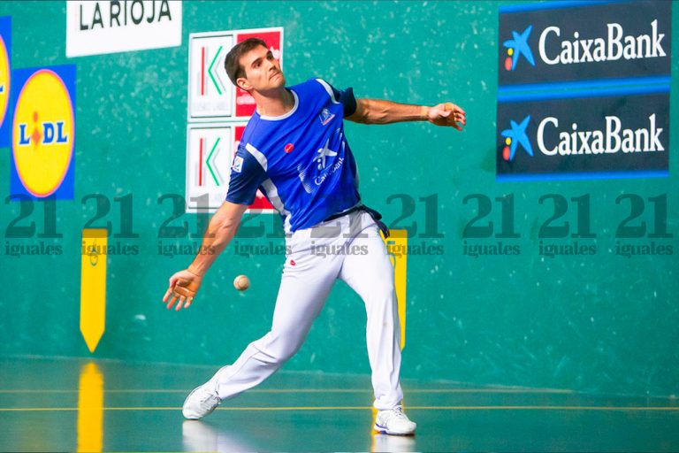 Peio Etxeberria y Zabaleta sufren para sumar el punto