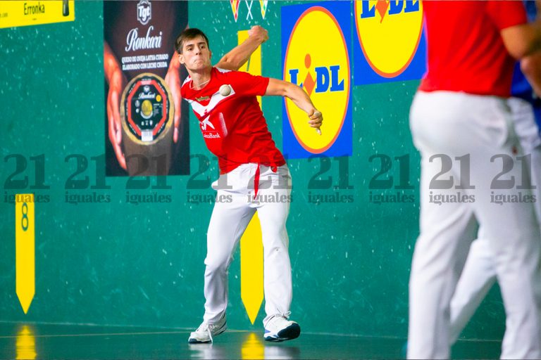 Iztueta marca la diferencia en Otxandio