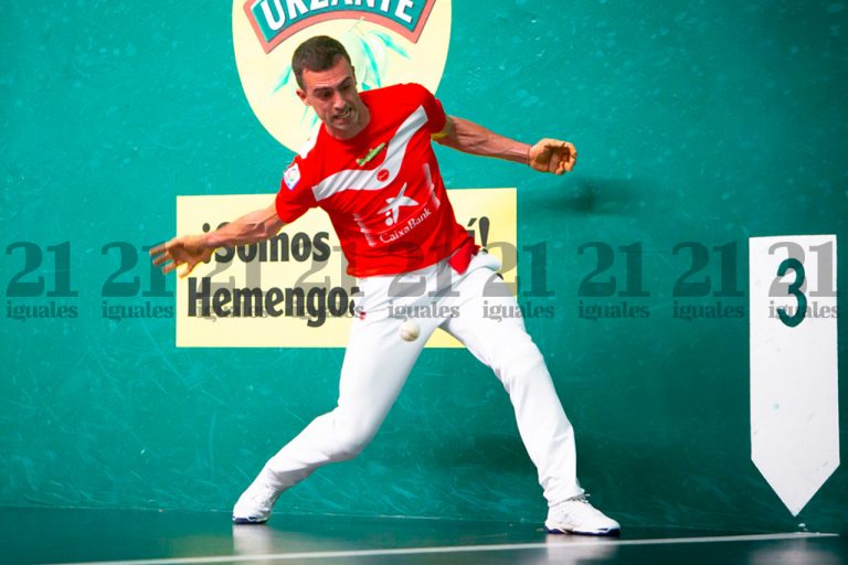 Agirre y Eskuza comienzan con buen pie el Master