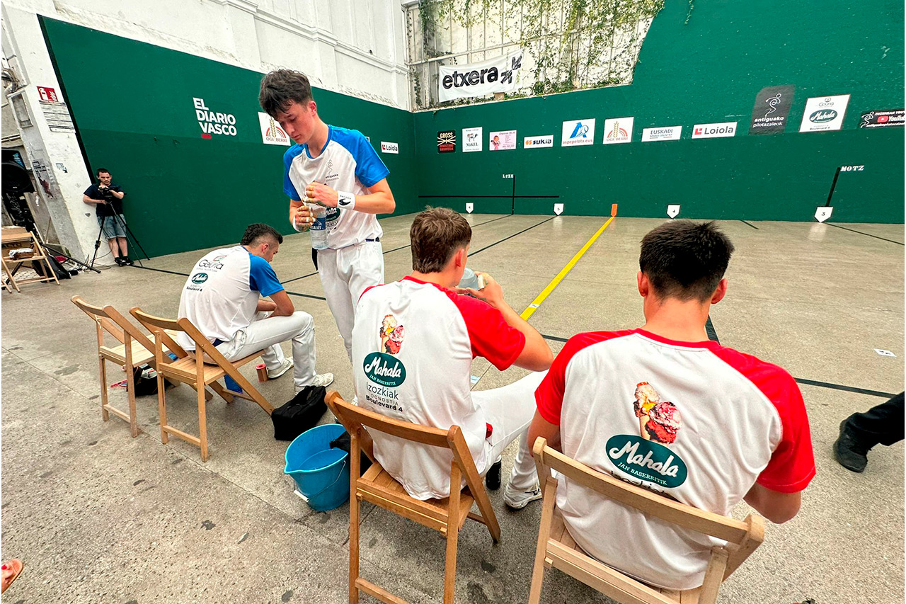 Irribarria y Bernaola dan el paso a la fase de grupos en el Antiguo