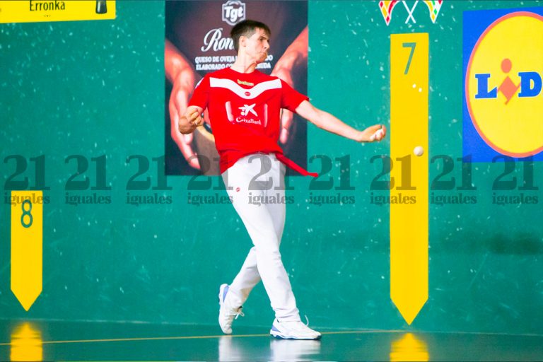 Jaka e Iztueta se llevan el primer punto