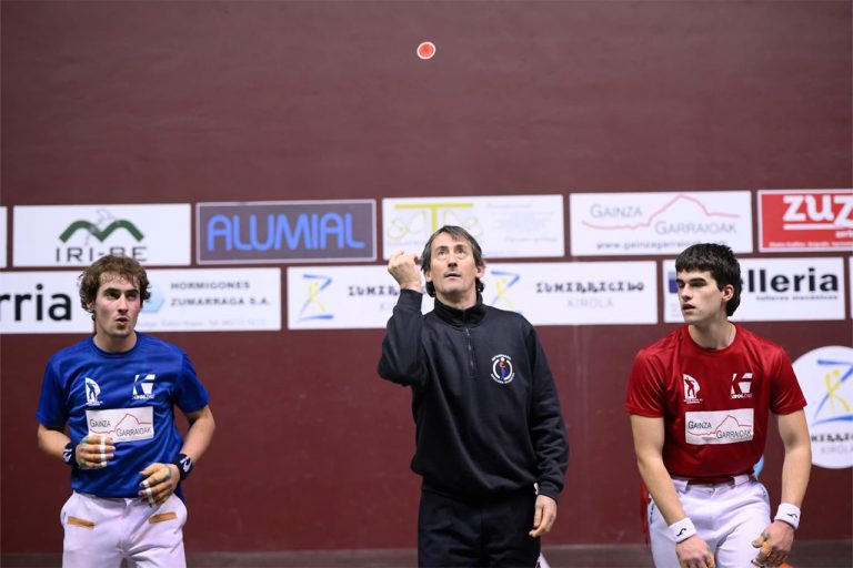 Ibon Ibarra da el primer gran golpe y Etxeberria-Arbizu imponen su solidez para completar las primeras semifinales