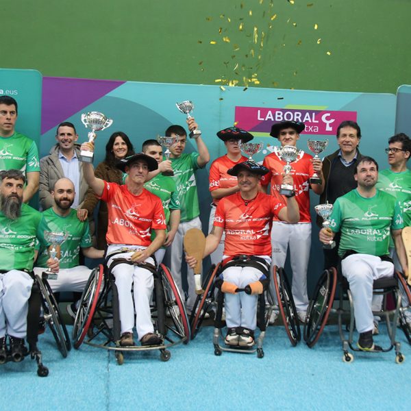 Leire Esnal-Erik Gaton y Sergio Rodríguez-Edorta de Anta estrenan el palmarés del Abierto de Bizkaia del Circuito de Pelota Vasca Adaptada