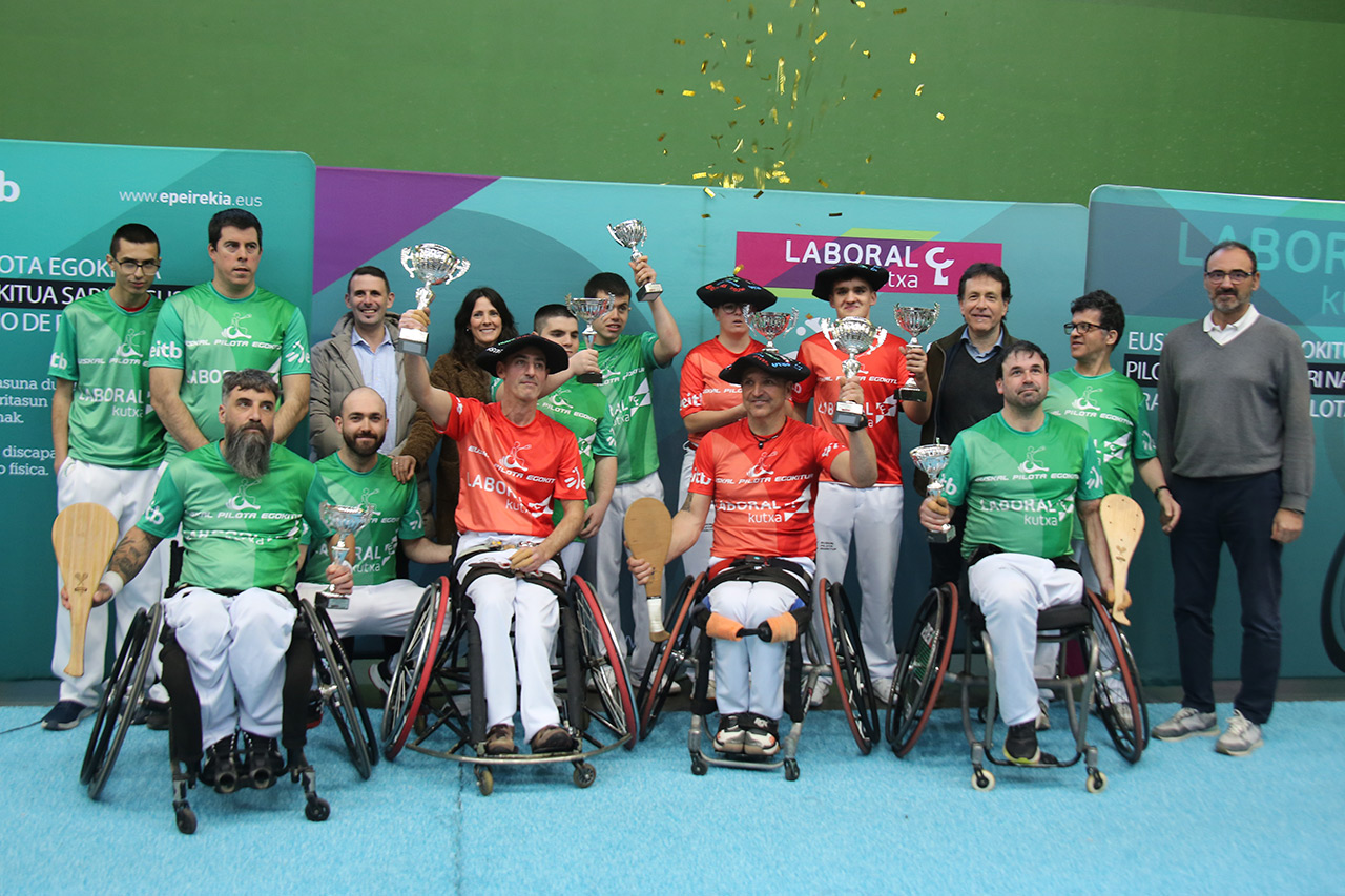 Leire Esnal-Erik Gaton y Sergio Rodríguez-Edorta de Anta estrenan el palmarés del Abierto de Bizkaia del Circuito de Pelota Vasca Adaptada