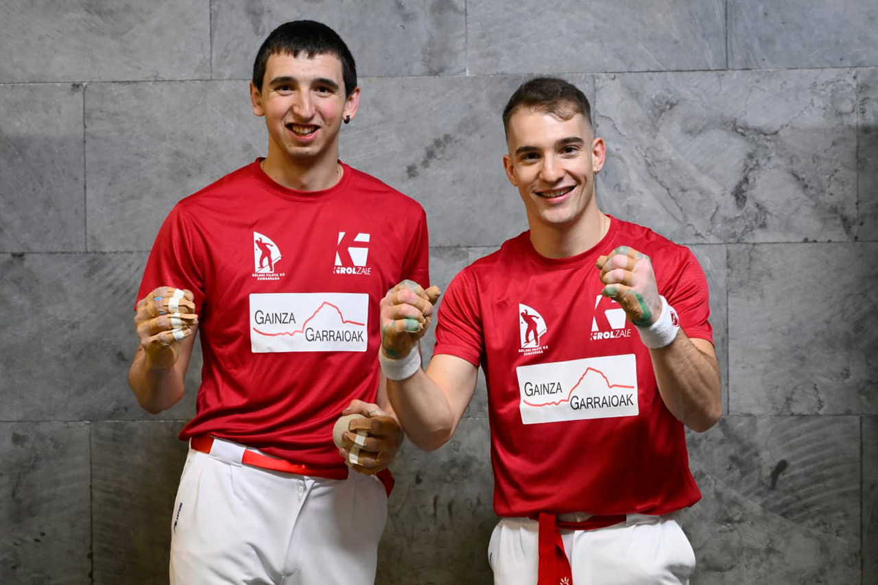 Gutiérrez-Azpiroz levantan un 21-16 en contra para avanzar en el Memorial Goñi