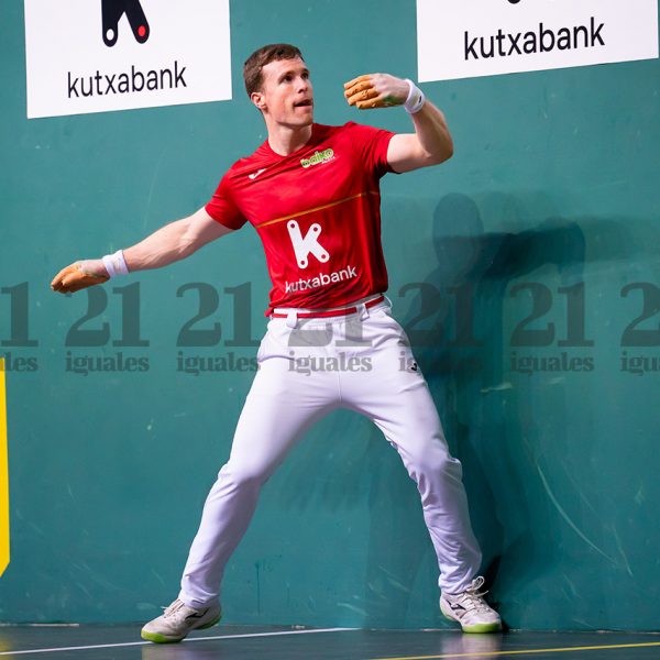 Artola remonta para seguir vivo