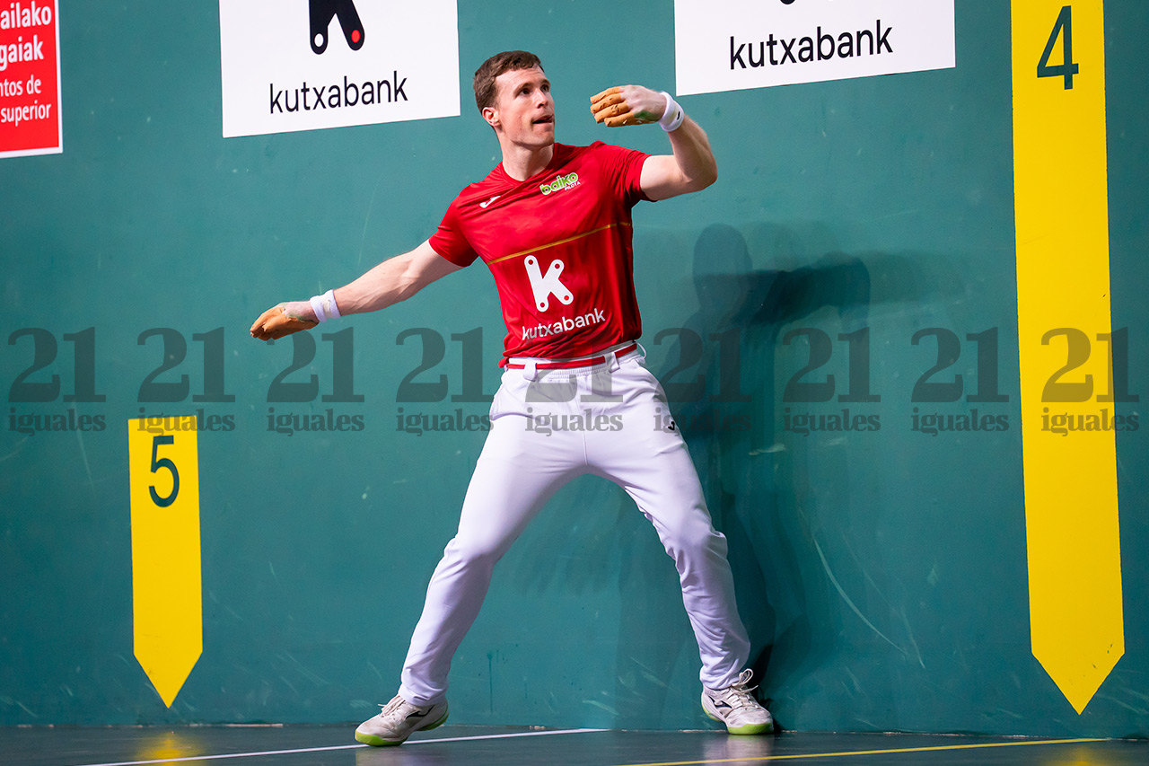 Artola remonta para seguir vivo