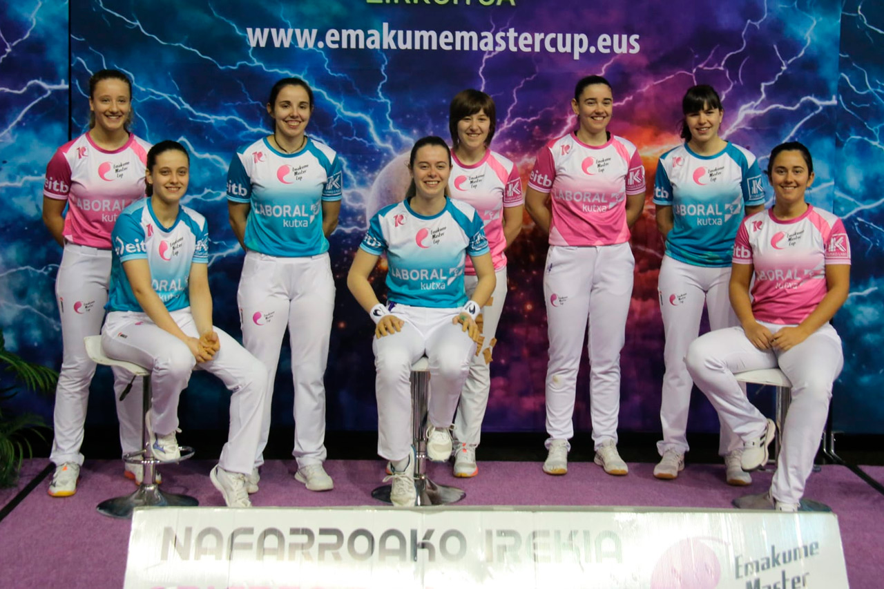 La mejor pelota a mano femenina vuelve al Labrit para repartir sus primeras txapelas tras su remodelación