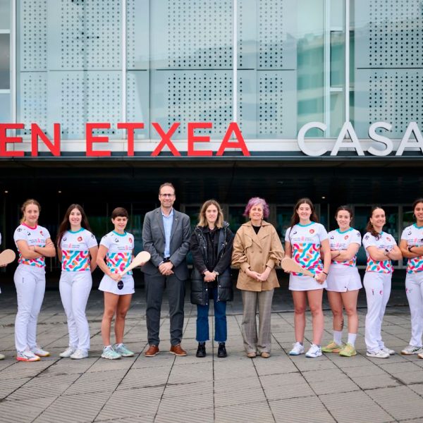 El TCFN de pelota femenina nutre el talento